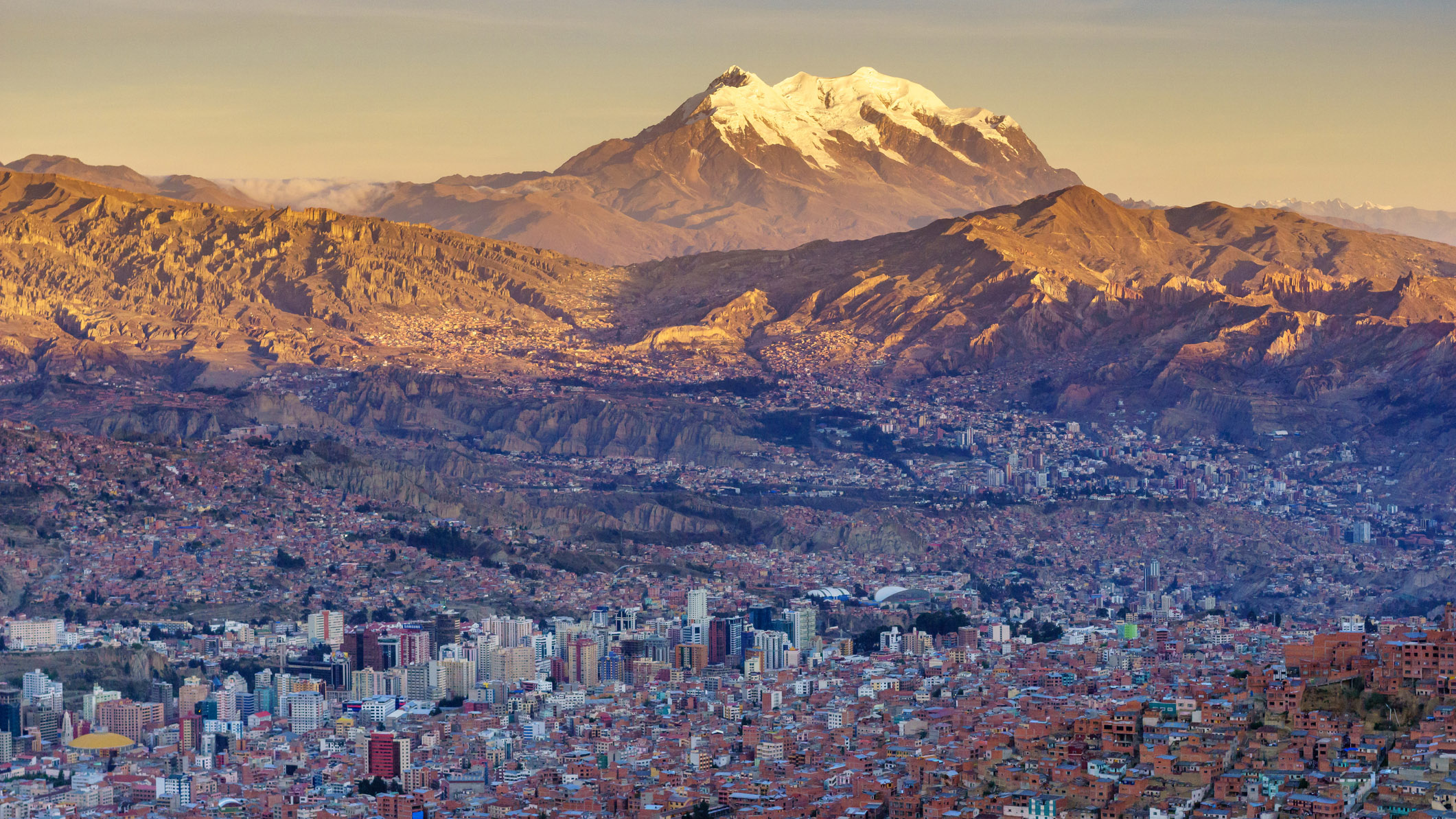 cuando un cerro se convierte en montaña: La Paz e Illimani