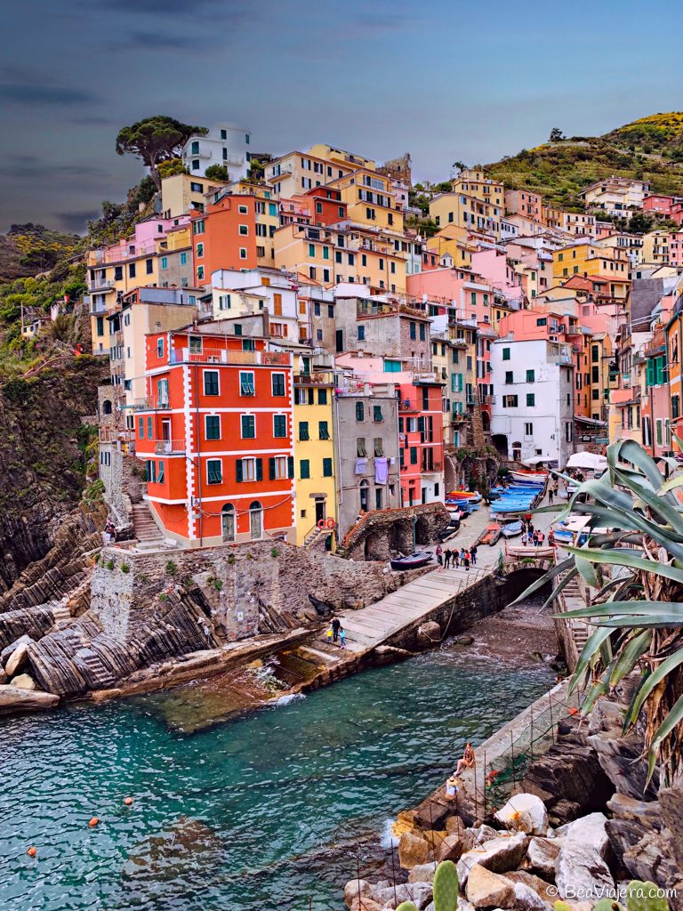 Cinque Terre Hikes: camine por los senderos bañados por el sol del norte de Italia€
€