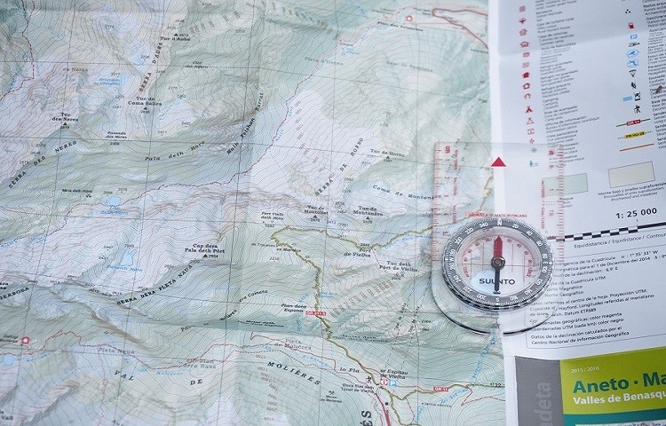 Cómo orientar un mapa: permítanos indicarle el camino correcto€
€