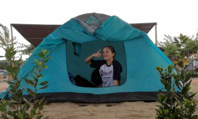 Cómo sobrevivir acampando con adolescentes€
€