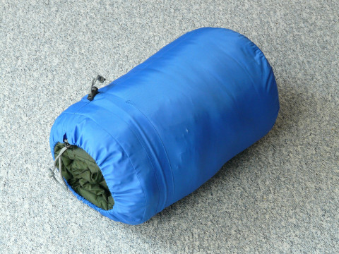 ¿Qué tipo de plástico se usa para un saco de dormir?
