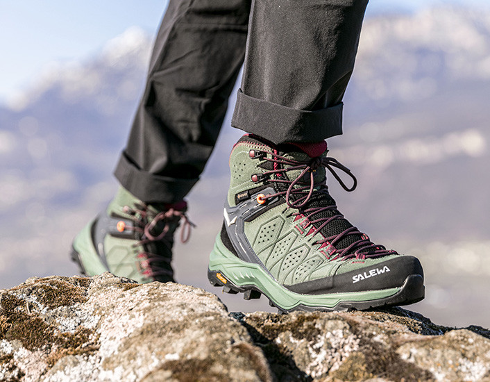Zapatos para caminar vs botas de montaña: ¿cuál es el adecuado para ti?€
€
